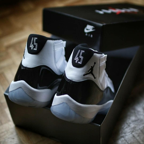 Air Jordan 11 Retro "Concord 2018" - Picture 3 of 8